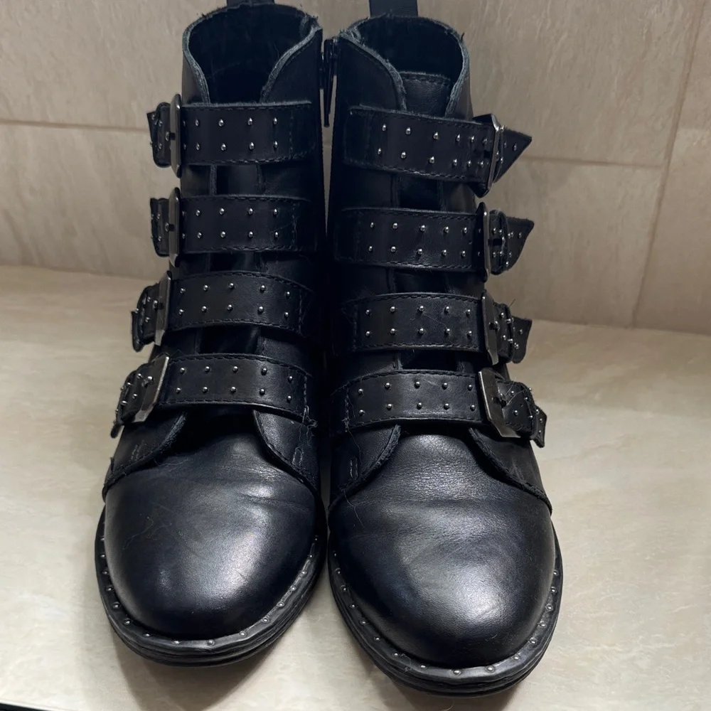 Steve Madden Black Leather Studded Combat Boots - Picture 3 of 8